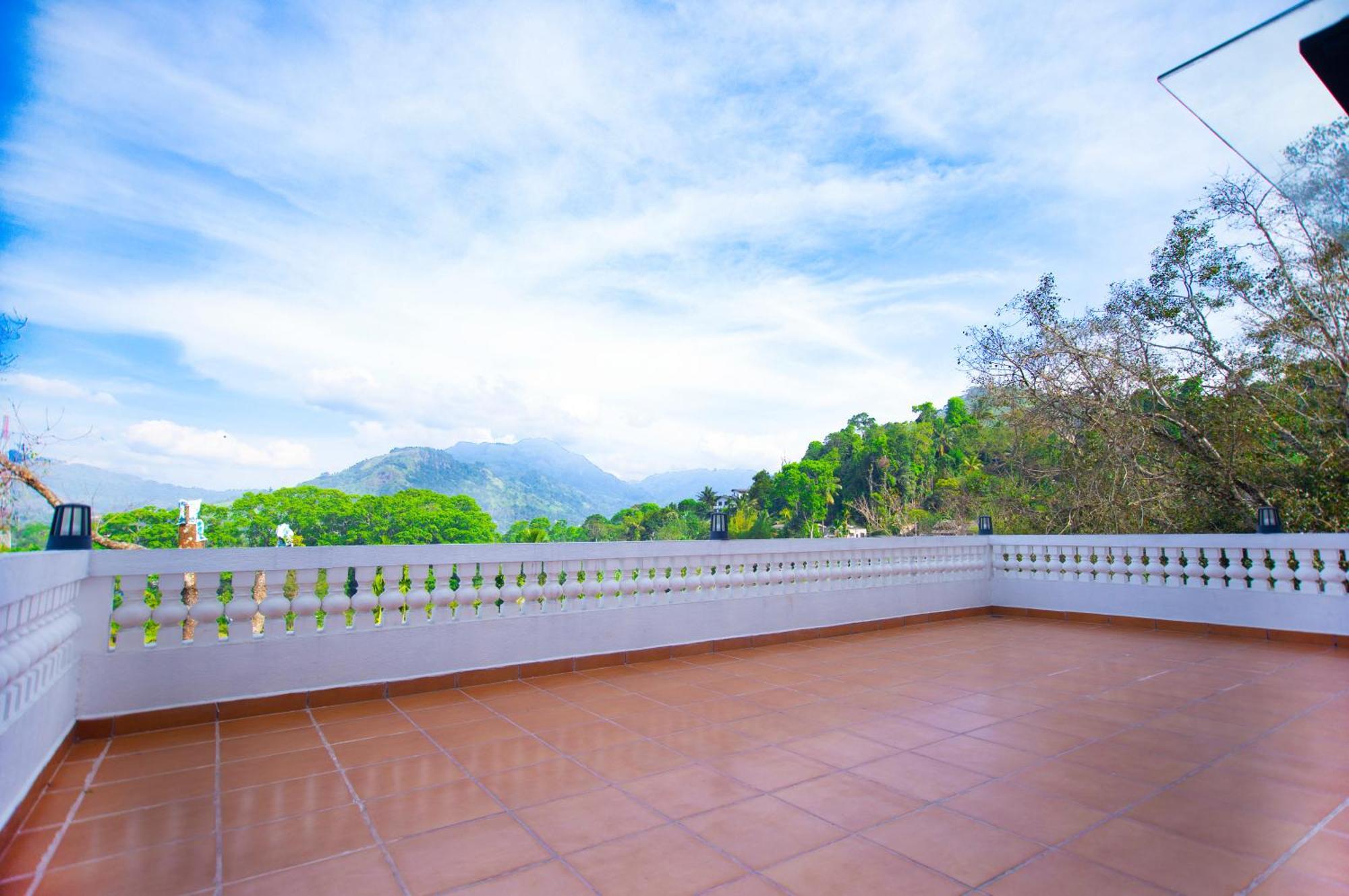 Crown Regency- Badulla Hotel Luaran gambar
