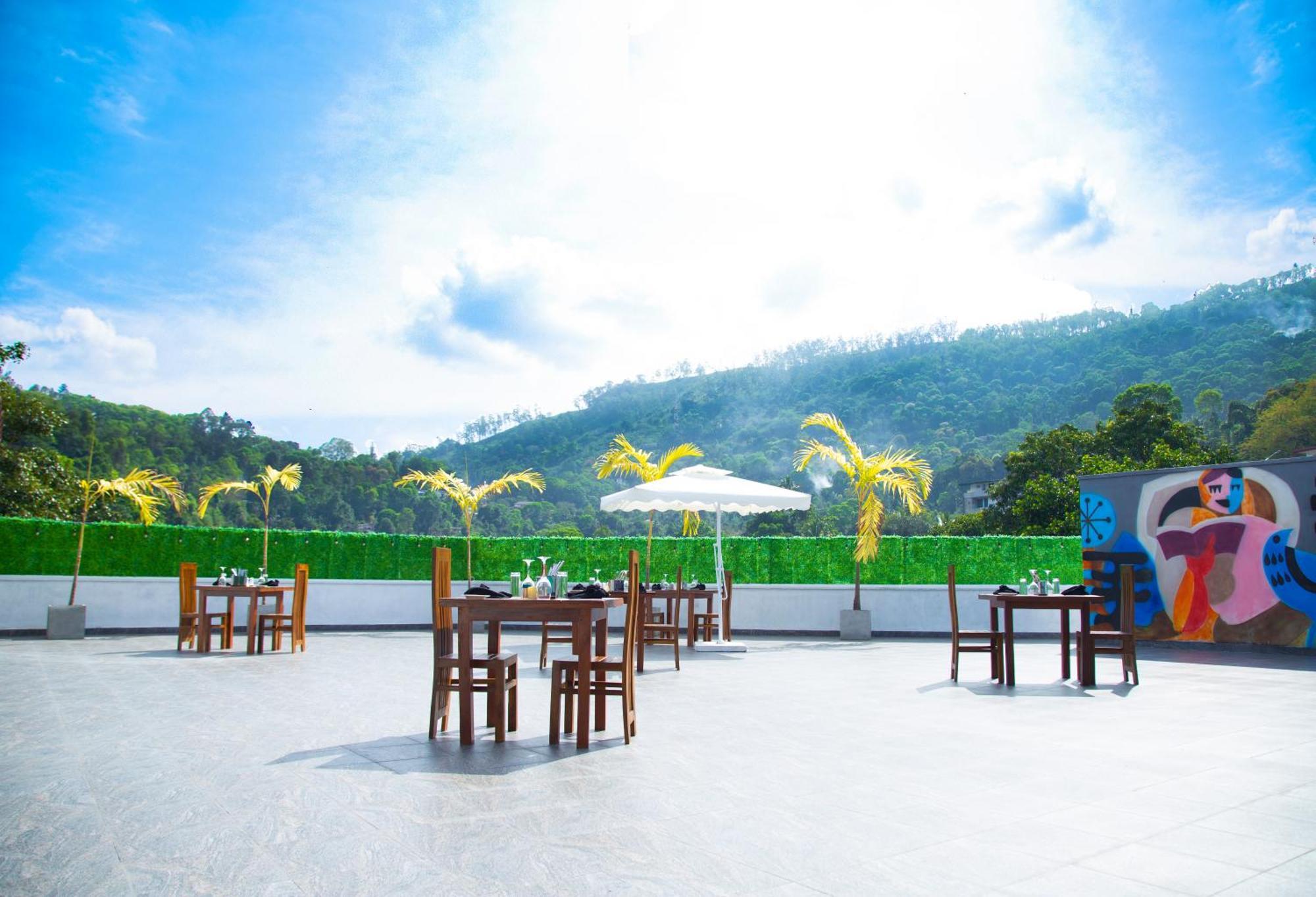 Crown Regency- Badulla Hotel Luaran gambar