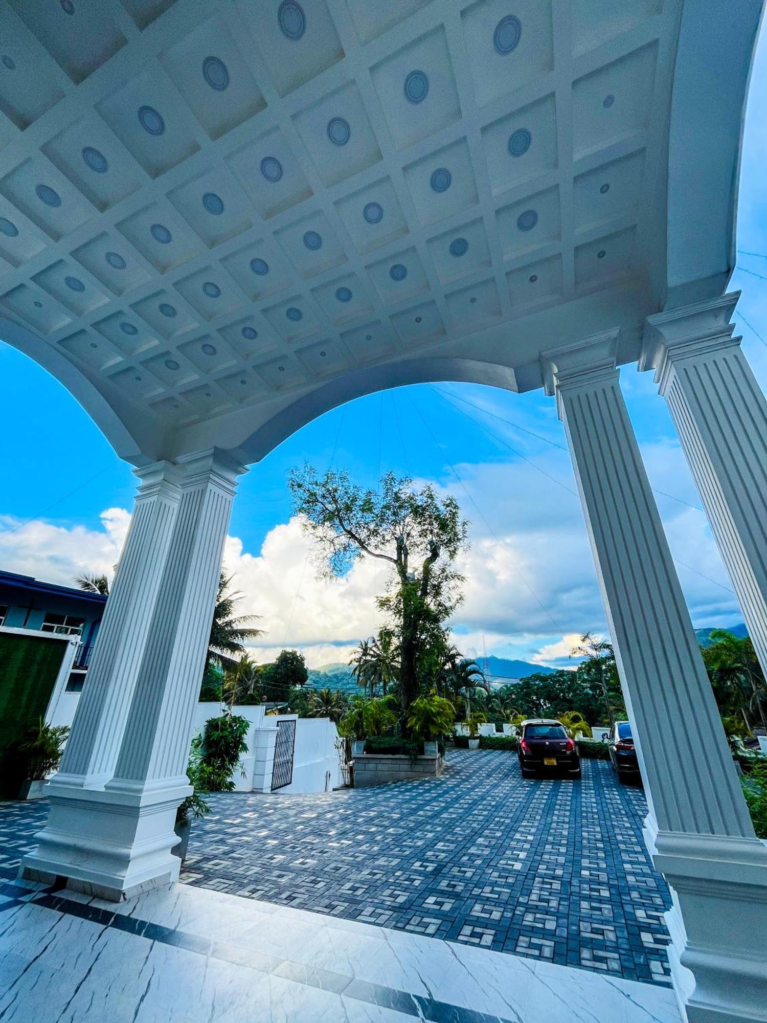 Crown Regency- Badulla Hotel Luaran gambar